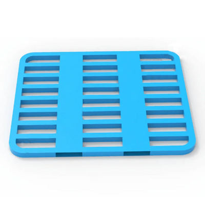 C04: Las paletas de acero con esquinas redondeadas se utilizan para almacenar granos ensacados, piensos, etc. Para evitar que las bolsas se rompan con las horquillas y facilitar el apilamiento y el almacenamiento.