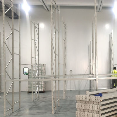 Repisas de suelo de color RAL